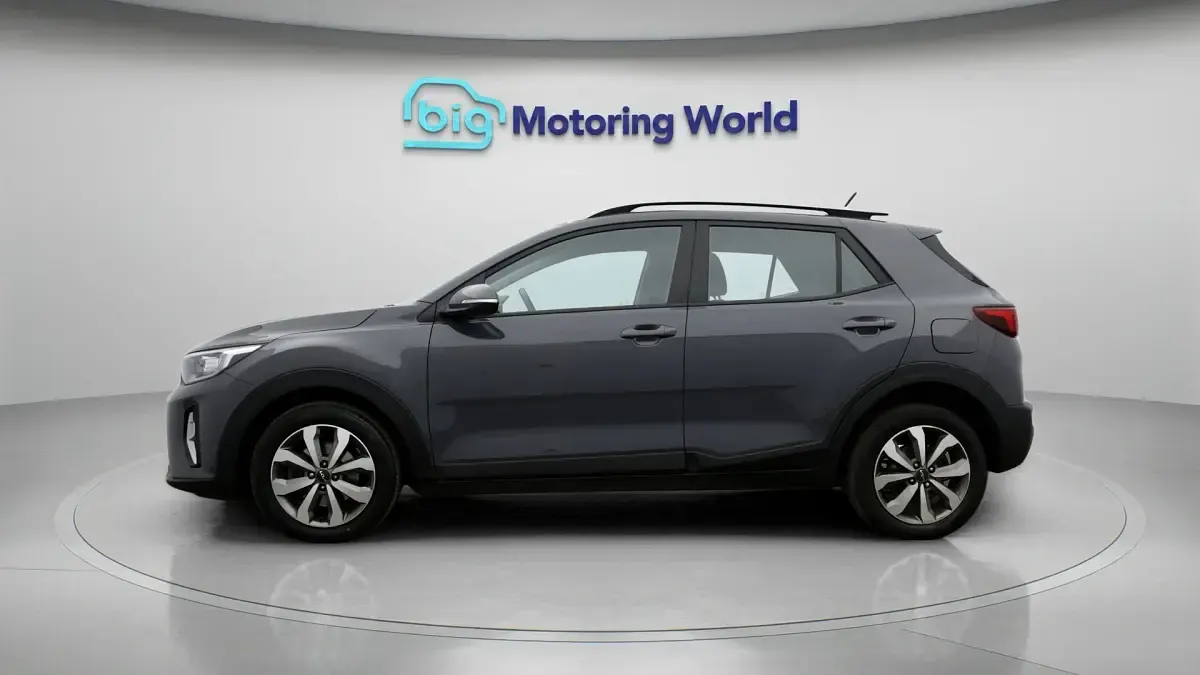 Usado Kia Stonic 99 CV (72 kW) 2022 Gris SUV