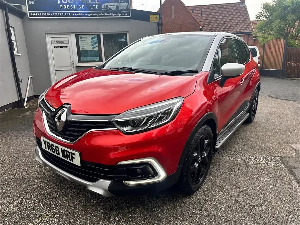 Used Renault Captur GT-Line 90 HP (66 kW) 2018 Red/silver SUV