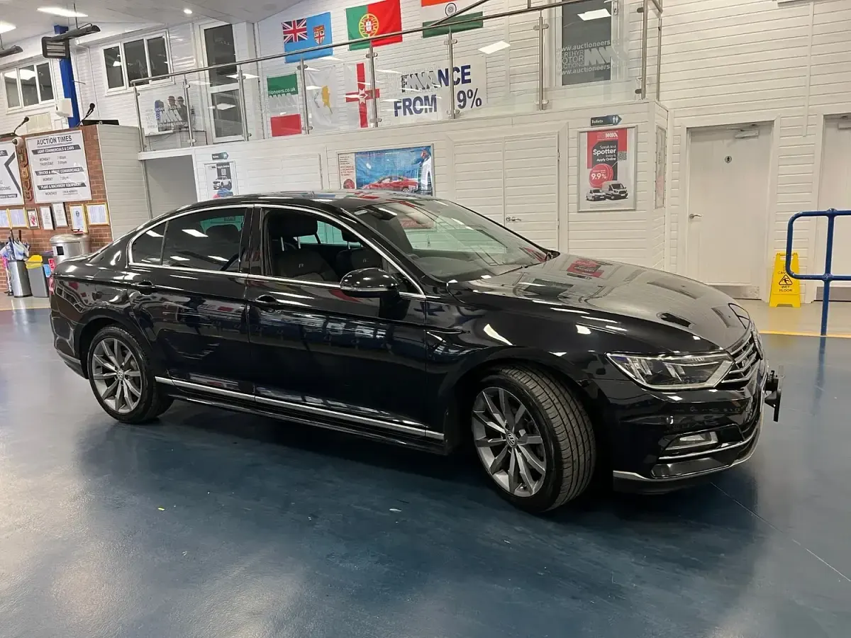 Used VW Passat R-line 190 HP (139 kW) 2017 Black Sedan