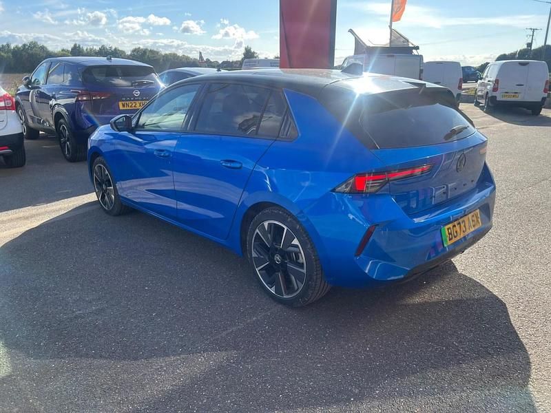 Used Vauxhall Astra Ultimate 114 kW (156 HP) 2023 Blue Hatchback