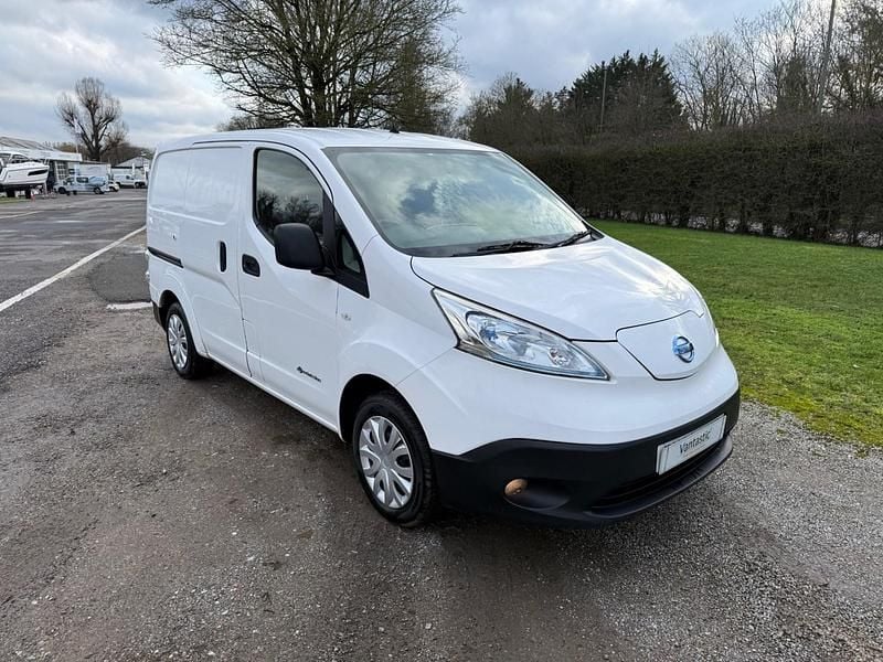 Used Nissan e-NV200 Acenta 80 kW (109 HP) 2020 White MPV