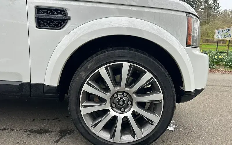 Used Land Rover Discovery Graphite 256 HP (188 kW) 2011 White SUV