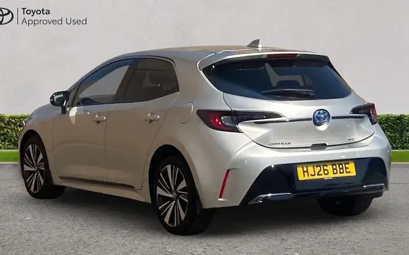New Toyota Corolla Design 140 HP (102 kW) 2026 Silver Hatchback