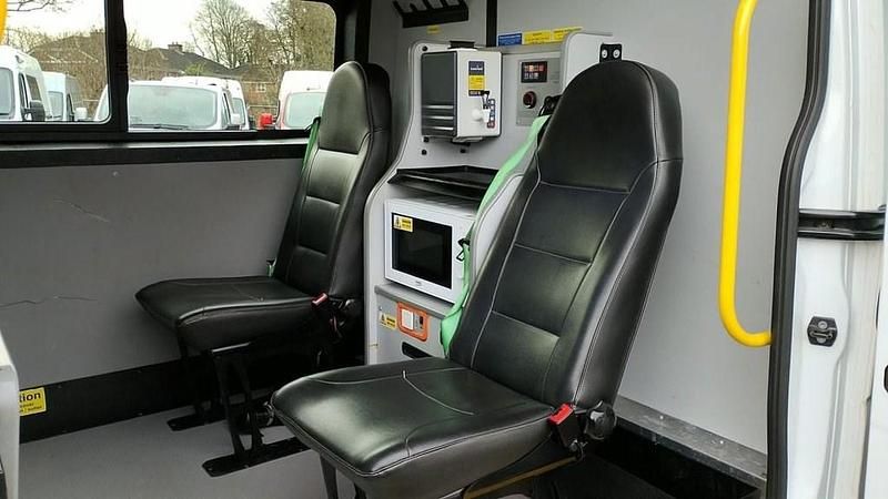 Used Vauxhall Movano 130 HP (95 kW) 2019 White MPV