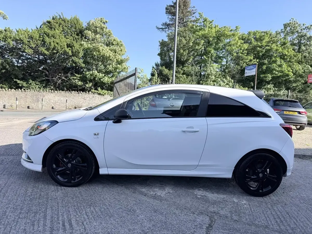 Used Vauxhall Corsa Edition 2015 White Hatchback