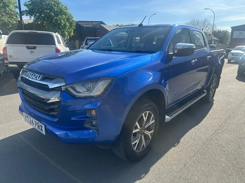 Begagnad Isuzu D-Max 2024 Blå Pickup
