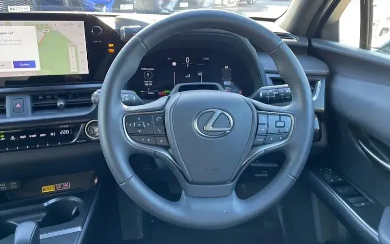 Used Lexus UX 199 HP (146 kW) 2024 Silver SUV