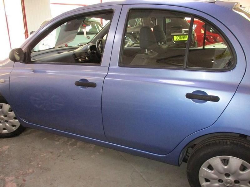 Used Nissan Micra 64 HP (47 kW) 2004 Blue Hatchback