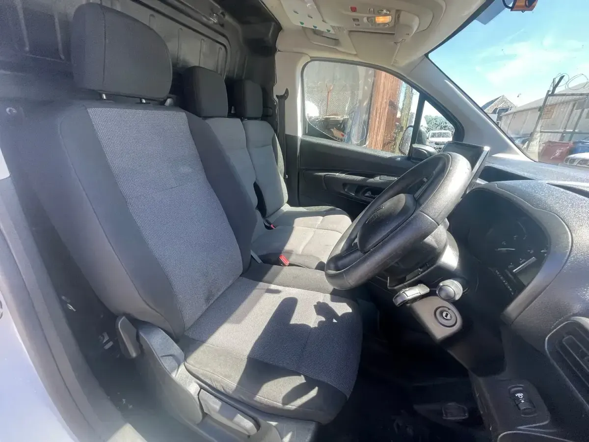 Used Citroën Berlingo PureTech 110 HP (80 kW) 2020 White MPV