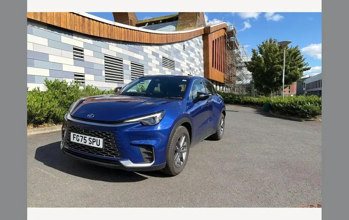 Used Lexus LBX 136 HP (100 kW) 2025 Blue SUV