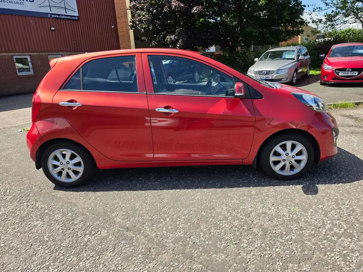 Used Kia Picanto 84 HP (61 kW) 2012 Red Hatchback