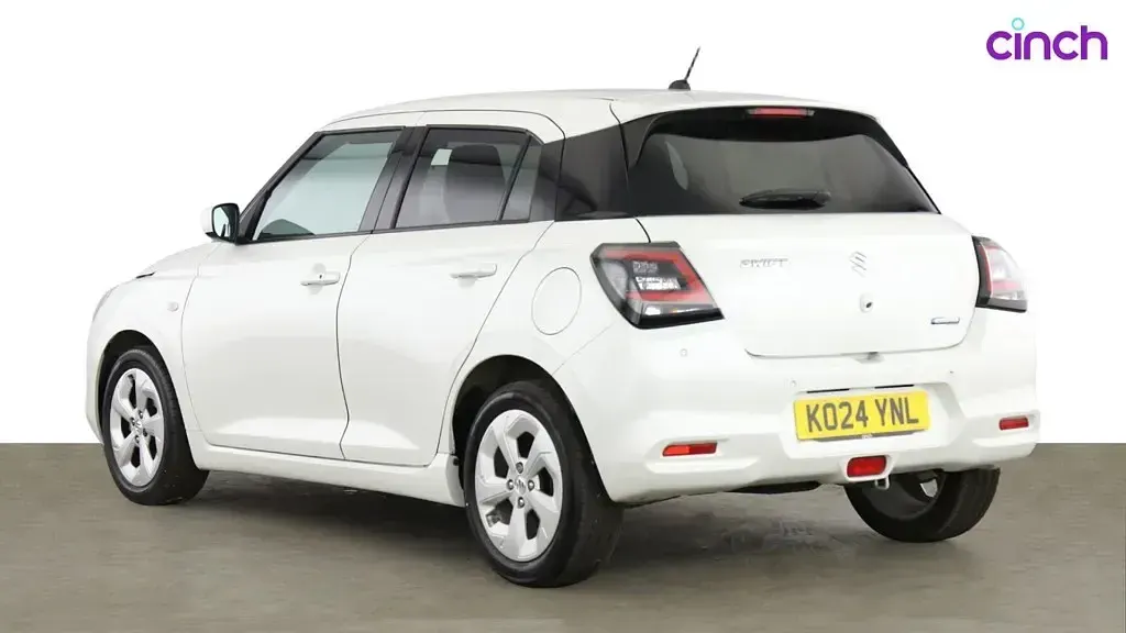 Used Suzuki Swift 82 HP (60 kW) 2024 White Hatchback