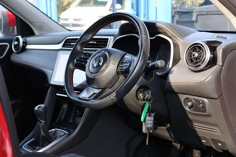 Used MG ZS Excite 106 HP (77 kW) 2022 Red SUV