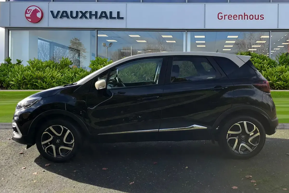Used Renault Captur Iconic 2019 Black/cream SUV