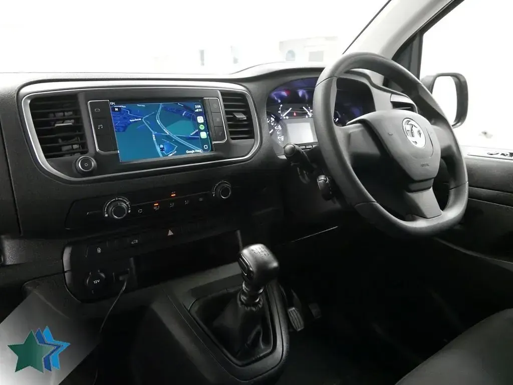 Used Vauxhall Vivaro Edition 100 HP (73 kW) 2023 White MPV