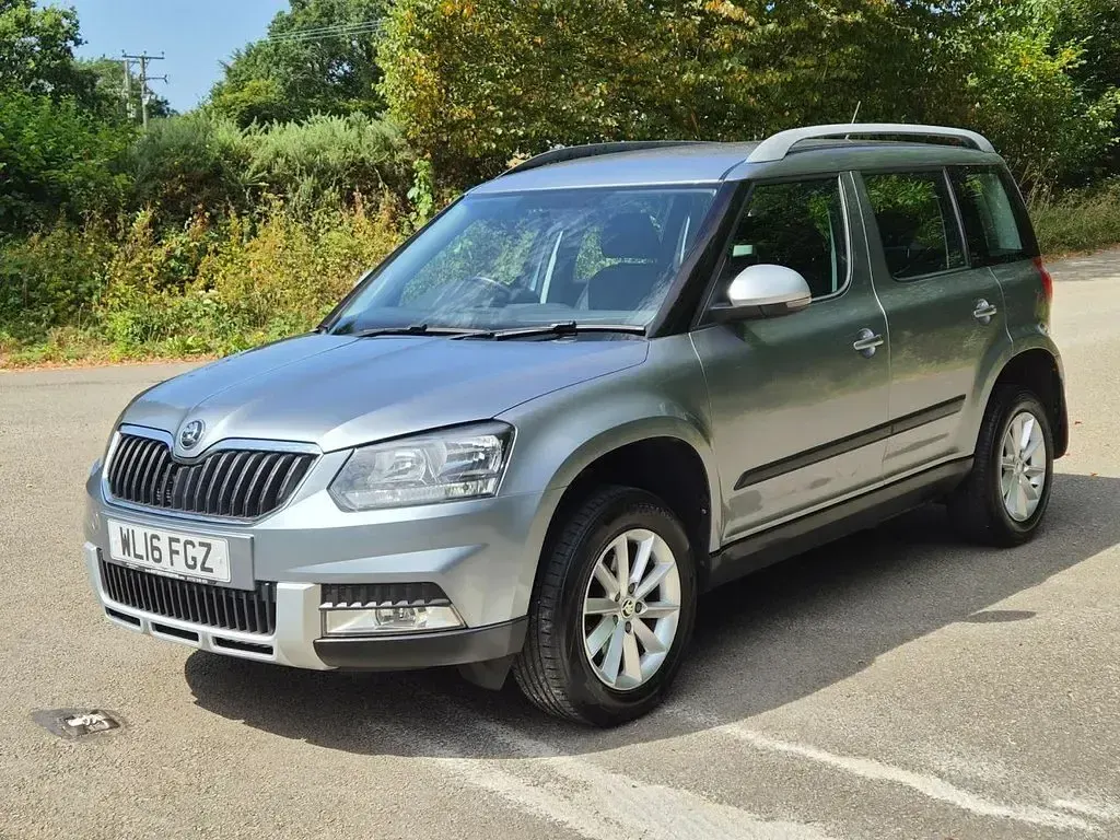 Used Skoda Yeti 110 HP (80 kW) 2016 Grey SUV