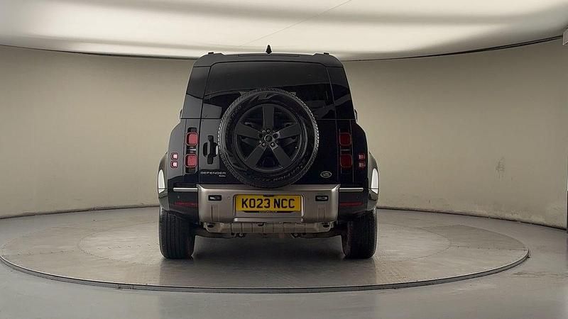Used Land Rover Defender HSE Dynamic 404 HP (297 kW) 2023 Santorini black SUV