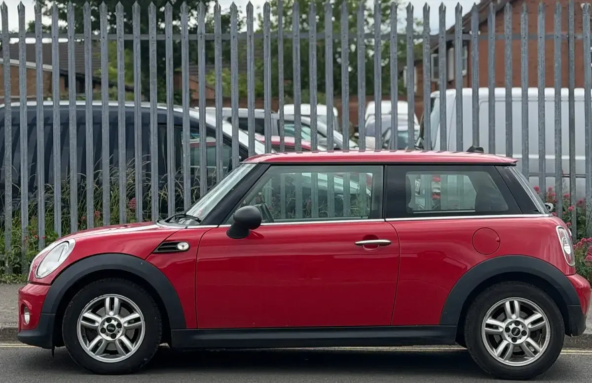 Used Mini One D Hatch 90 HP (66 kW) 2013 Red Hatchback