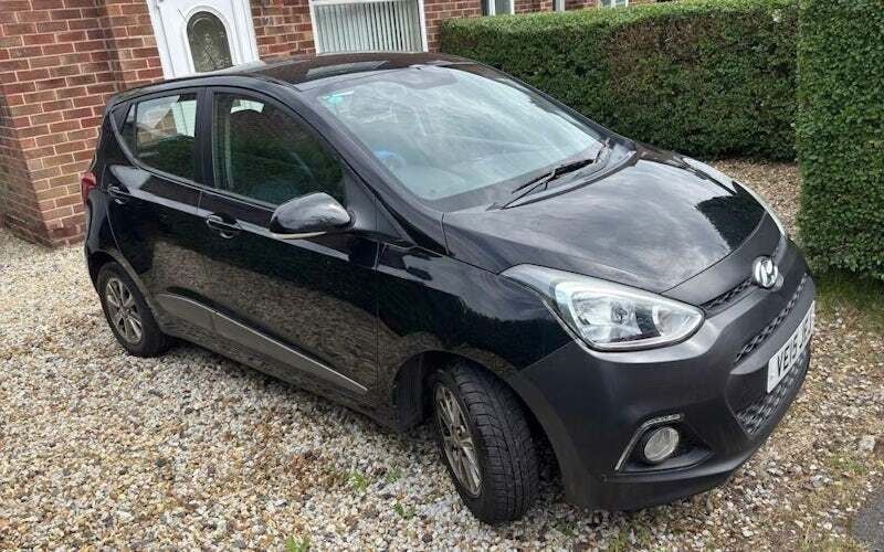 Black Used 2015 Hyundai i10 Premium Hatchback | £5,980 (Fair price) - Image 1/4
