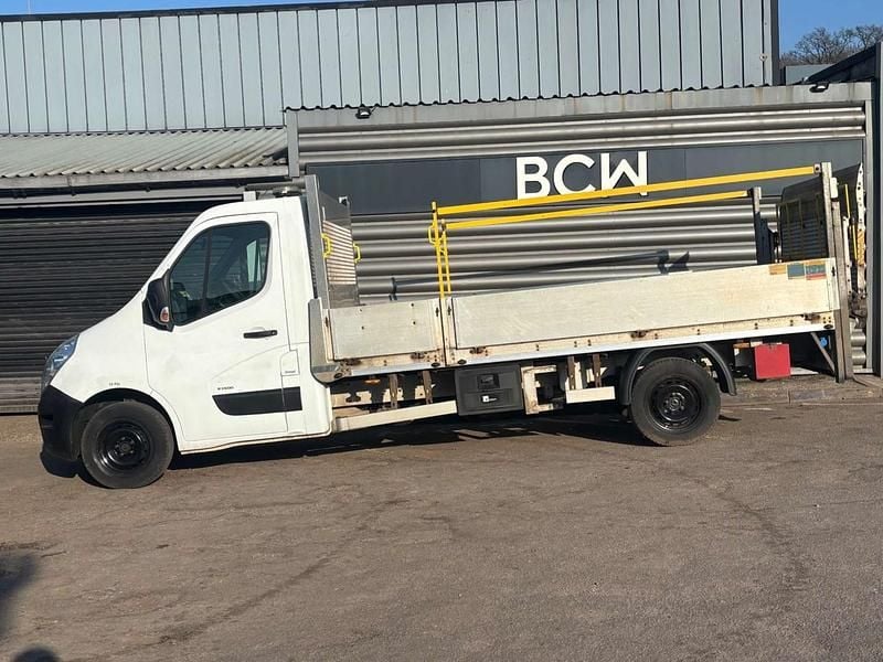 Used Vauxhall Movano 2018 White MPV