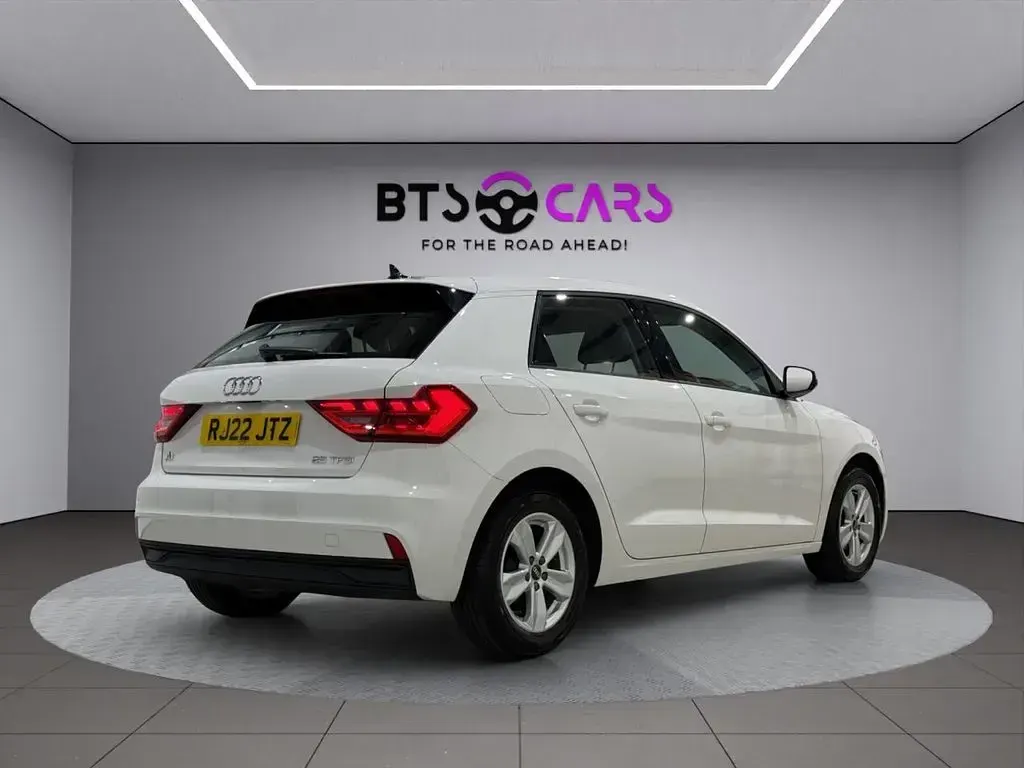 Used Audi A1 Sportback Design 95 HP (69 kW) 2022 White Hatchback