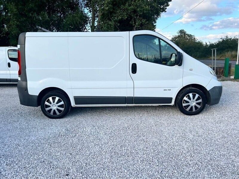 White Used 2009 Renault Trafic Van | £3,950 (A bit pricey) - Image 1/4