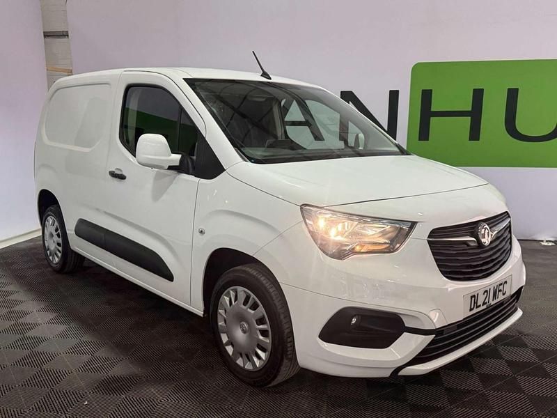 Used Vauxhall Combo Sportive 100 HP (73 kW) 2021 White MPV