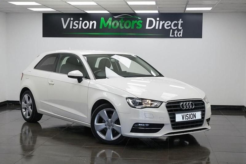 Used Audi A3 Sport 110 HP (80 kW) 2014 White Hatchback