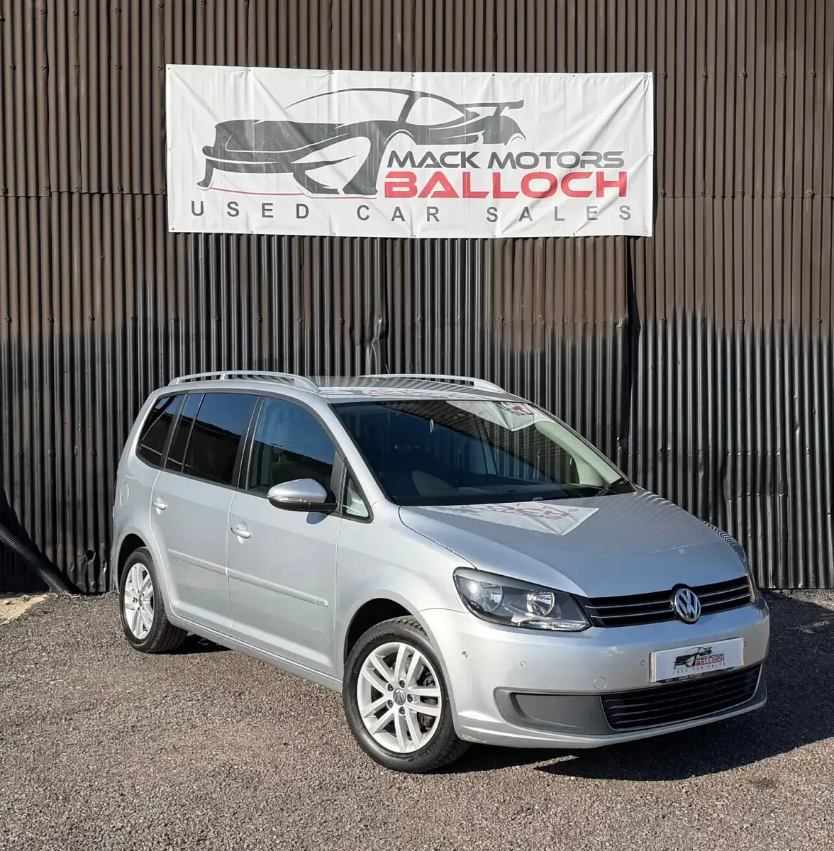 Begagnad VW Touran SE 105 HK (77 kW) 2015 Silver Minibuss