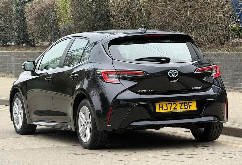 Used Toyota Corolla 140 HP (102 kW) 2022 Black Hatchback