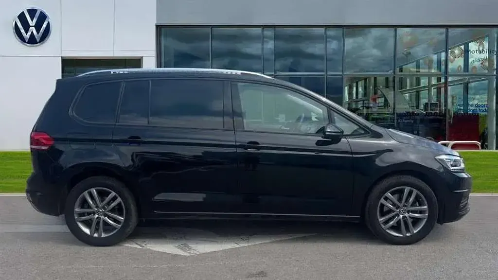 Used VW Touran Match 150 HP (110 kW) 2025 Black MPV