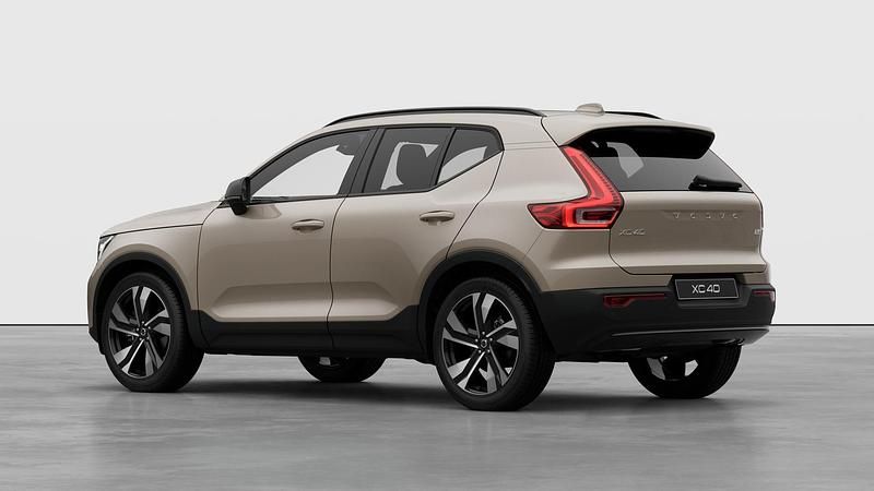 New Volvo XC40 Plus 163 HP (119 kW) 2025 Sand dune SUV