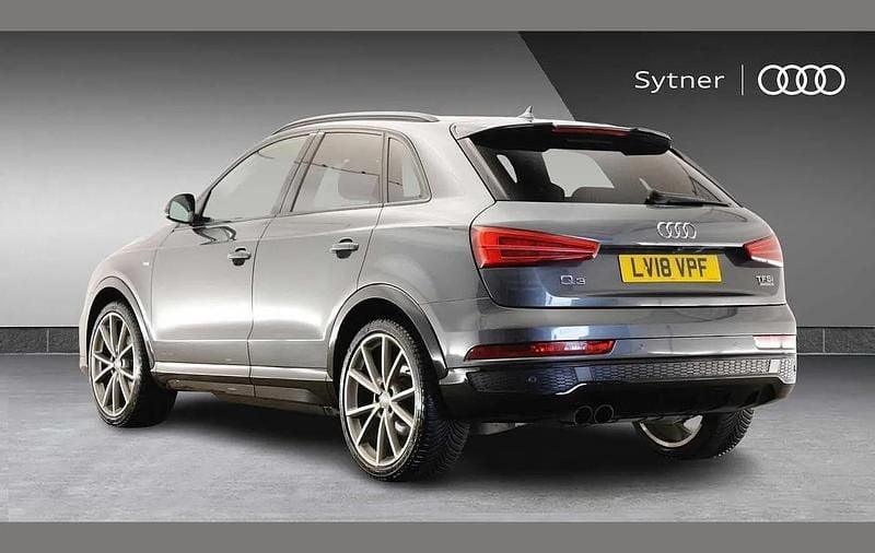 Usado Audi Q3 Black Edition 177 HP (130 kW) 2018 Cinzento SUV