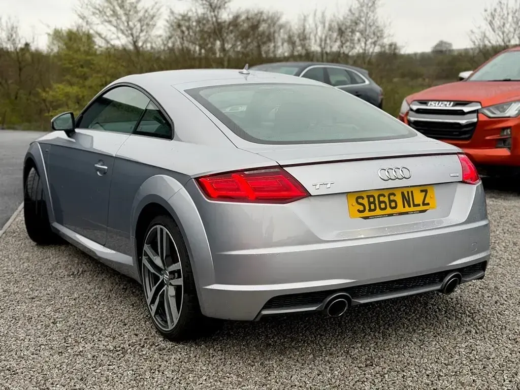 Begagnad Audi TT S-Line 184 HK (135 kW) 2016 Silver Sportkupé