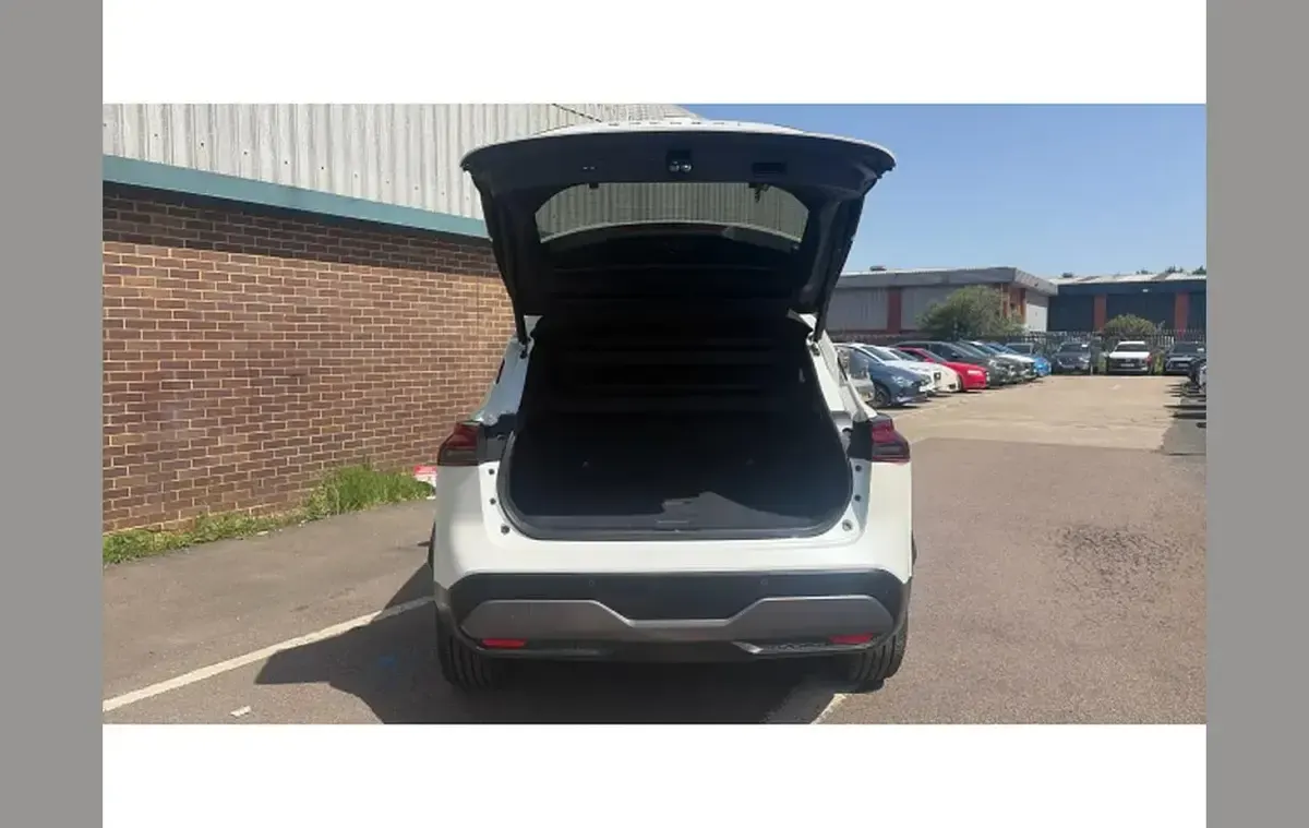 Used Nissan Qashqai Tekna 155 HP (114 kW) 2022 White SUV