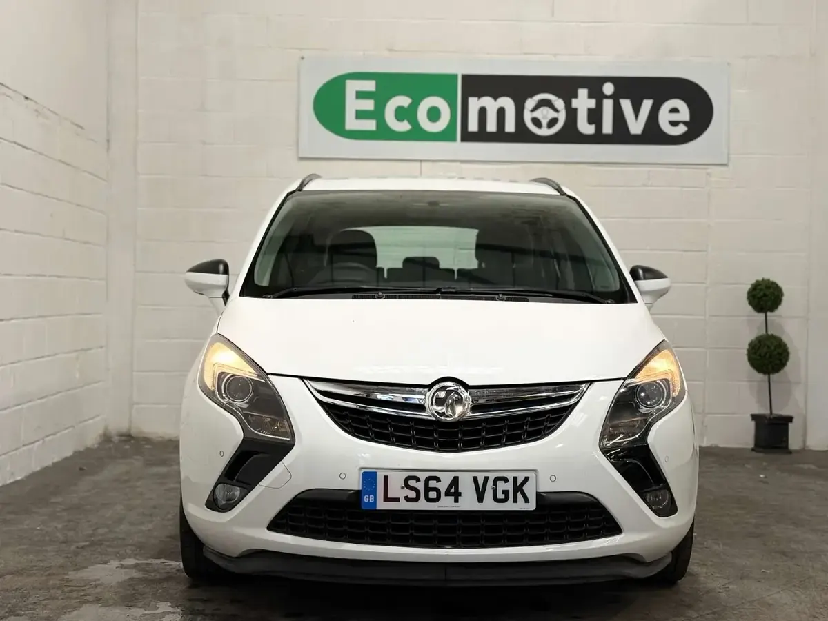 Used Vauxhall Zafira Tourer 140 HP (102 kW) 2014 White MPV