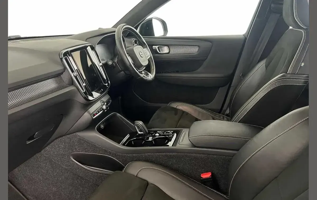 Used Volvo XC40 R-Design 163 HP (119 kW) 2021 Grey SUV