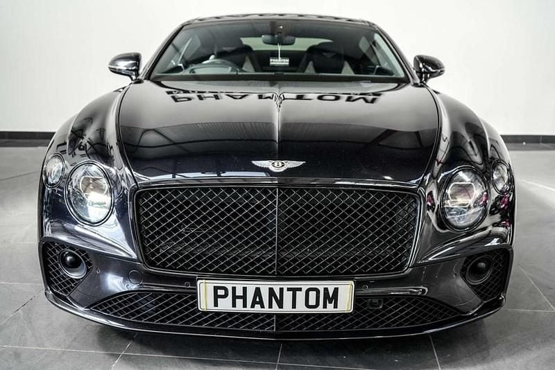 Begagnad Bentley Continental Mulliner 635 HK (467 kW) 2019 Svart Sportkupé