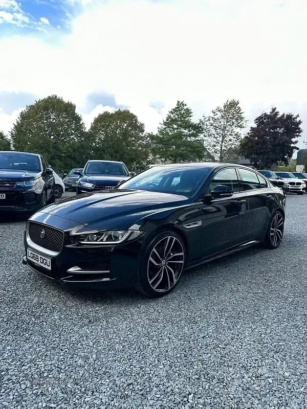 Used Jaguar XE R-Sport 180 HP (132 kW) 2018 Black Sedan