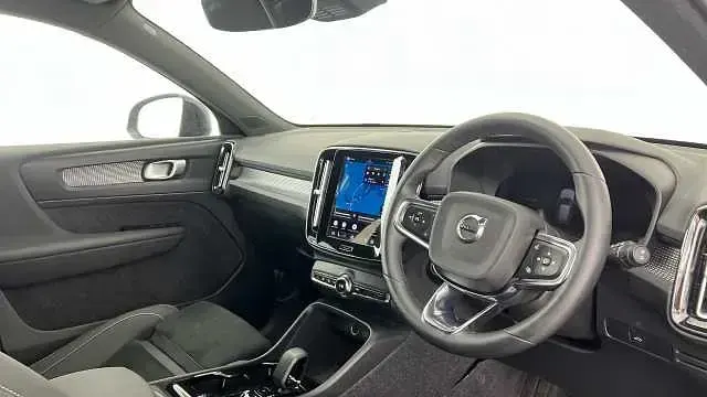 Used Volvo XC40 Plus 194 HP (142 kW) 2025 Black SUV