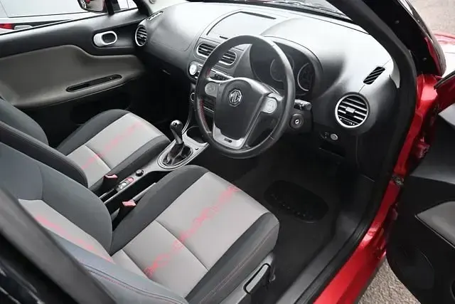 Usado MG MG3 106 HP (77 kW) 2018 Vermelho Citadino