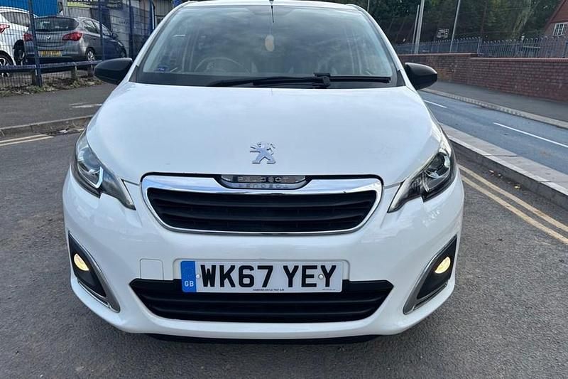 Used Peugeot 108 Collection 82 HP (60 kW) 2017 White Hatchback