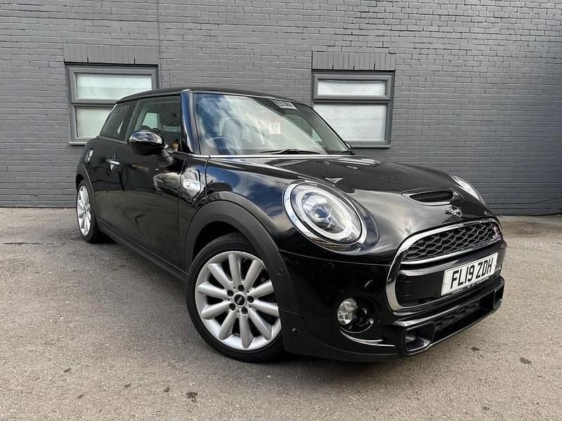 Used Mini Cooper S Classic 192 HP (141 kW) 2019 Black Hatchback