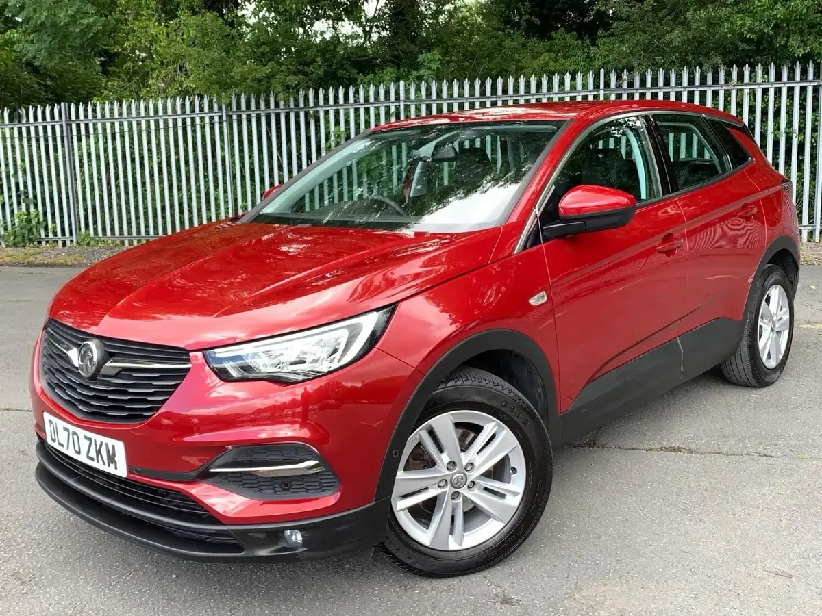 Used Vauxhall Grandland X Business Edition 130 HP (95 kW) 2021 Red SUV