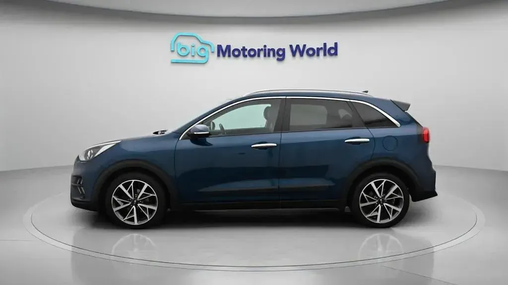 Used Kia Niro 141 HP (103 kW) 2021 Blue SUV