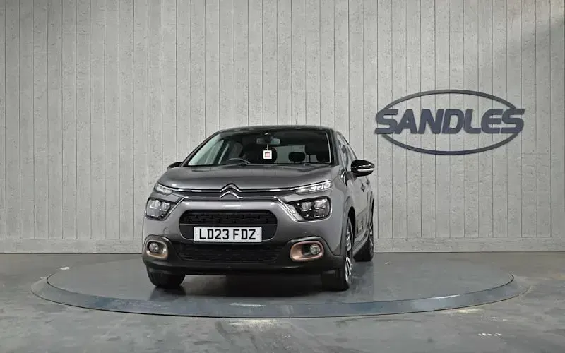 Usado Citroën C3 PureTech 83 HP (61 kW) 2023 Cinzento Citadino