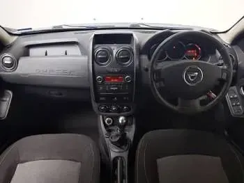 Used Dacia Duster Lauréate 125 HP (91 kW) 2016 White SUV