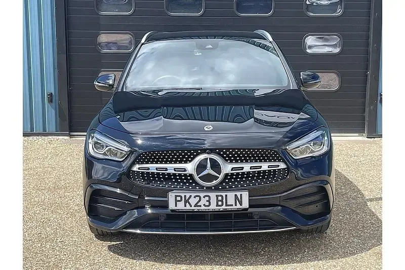 Used Mercedes GLA200 Executive 163 HP (119 kW) 2023 Black SUV