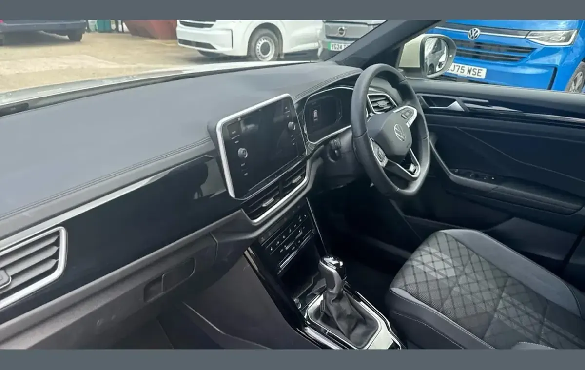 Used VW T-Roc R-line 150 HP (110 kW) 2025 Grey SUV