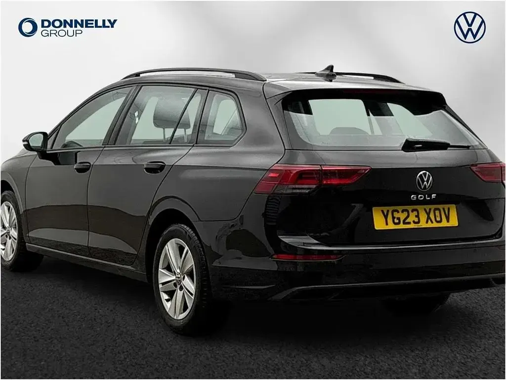 Used VW Golf VIII Life 108 HP (79 kW) 2023 Black Estate